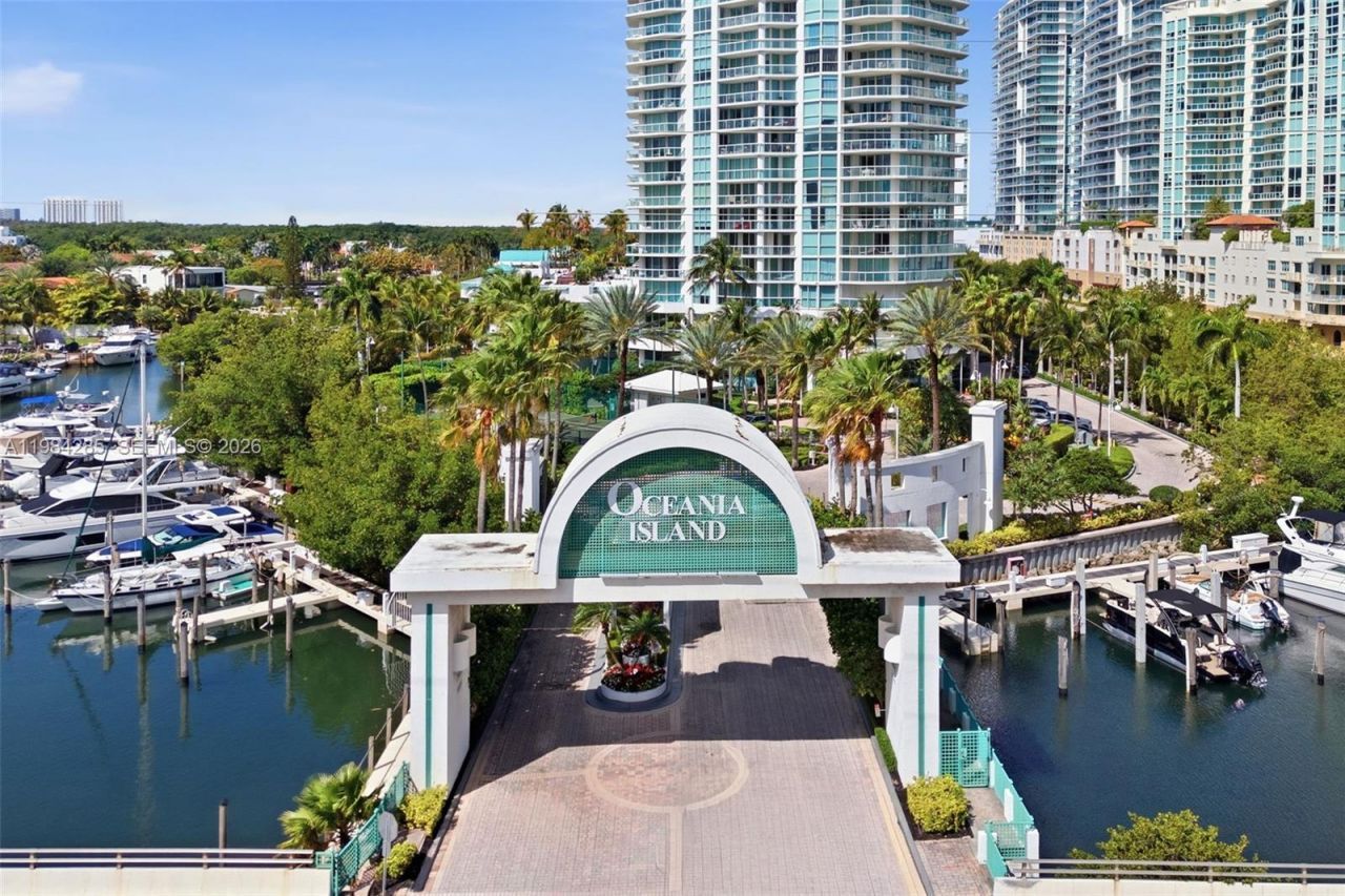 16400 Collins Ave , Unit 544, Sunny Isles Beach, FL 33160 Photo