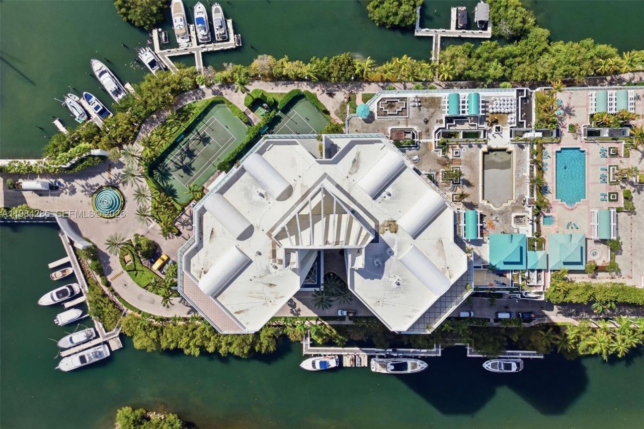 16400 Collins Ave , Unit 544, Sunny Isles Beach, FL 33160 Photo