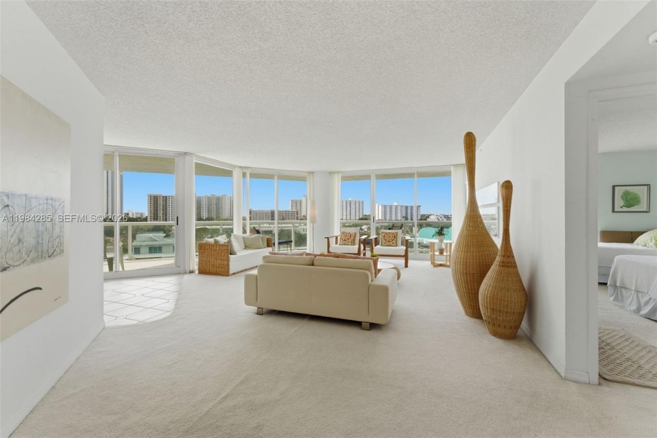 16400 Collins Ave , Unit 544, Sunny Isles Beach, FL 33160 Photo