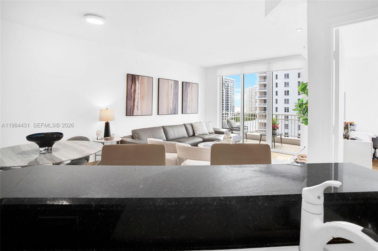 801 Brickell Key Blvd, Unit 907, Miami, FL 33131 Photo