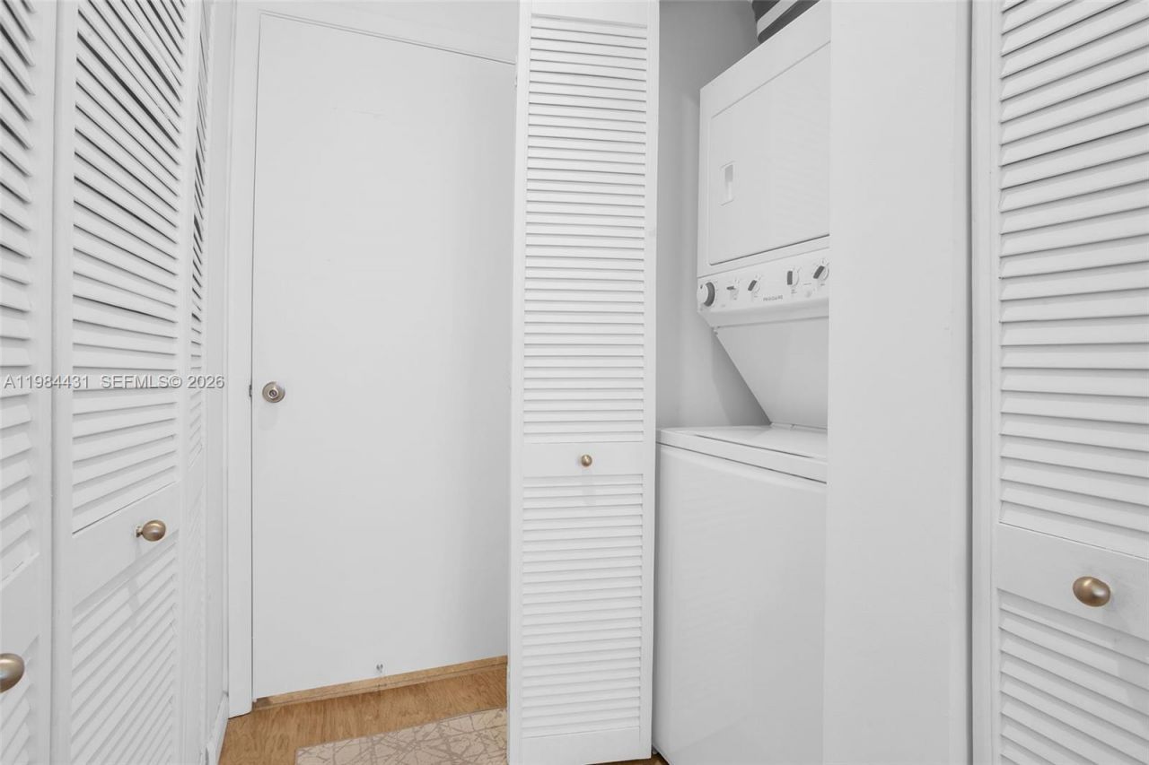801 Brickell Key Blvd, Unit 907, Miami, FL 33131 Photo