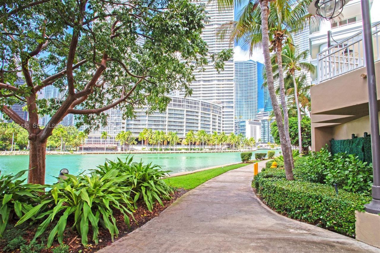 801 Brickell Key Blvd, Unit 907, Miami, FL 33131 Photo