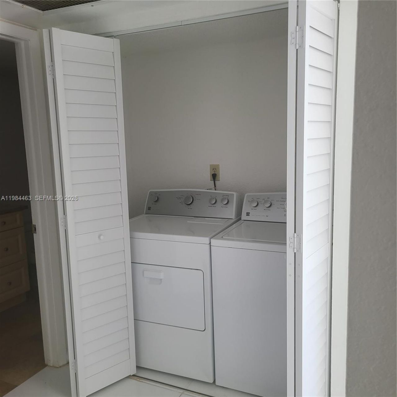 8245 Lake Dr, Unit 406, Doral, FL 33166 Photo