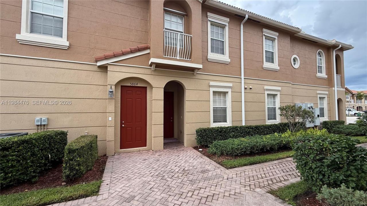 5866 Hampton Hills Blvd , Unit 5866, Tamarac, FL 33321 Photo