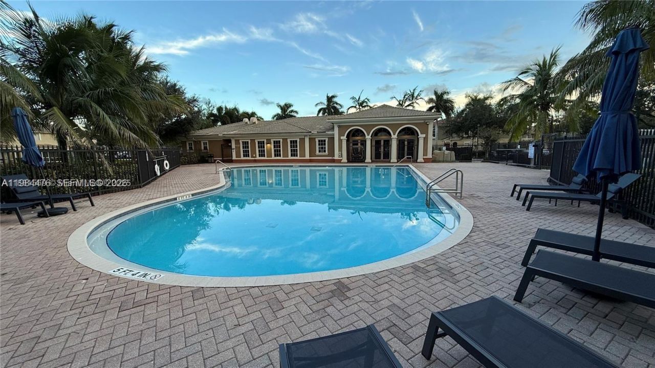 5866 Hampton Hills Blvd , Unit 5866, Tamarac, FL 33321 Photo