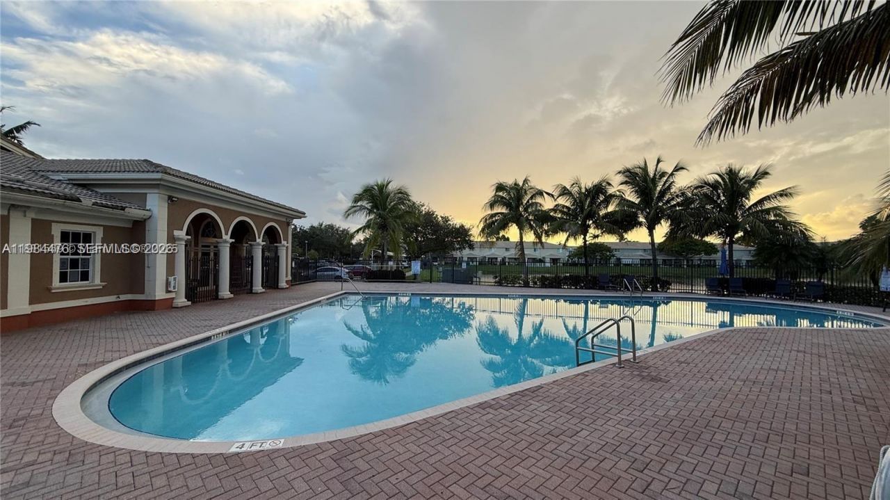 5866 Hampton Hills Blvd , Unit 5866, Tamarac, FL 33321 Photo