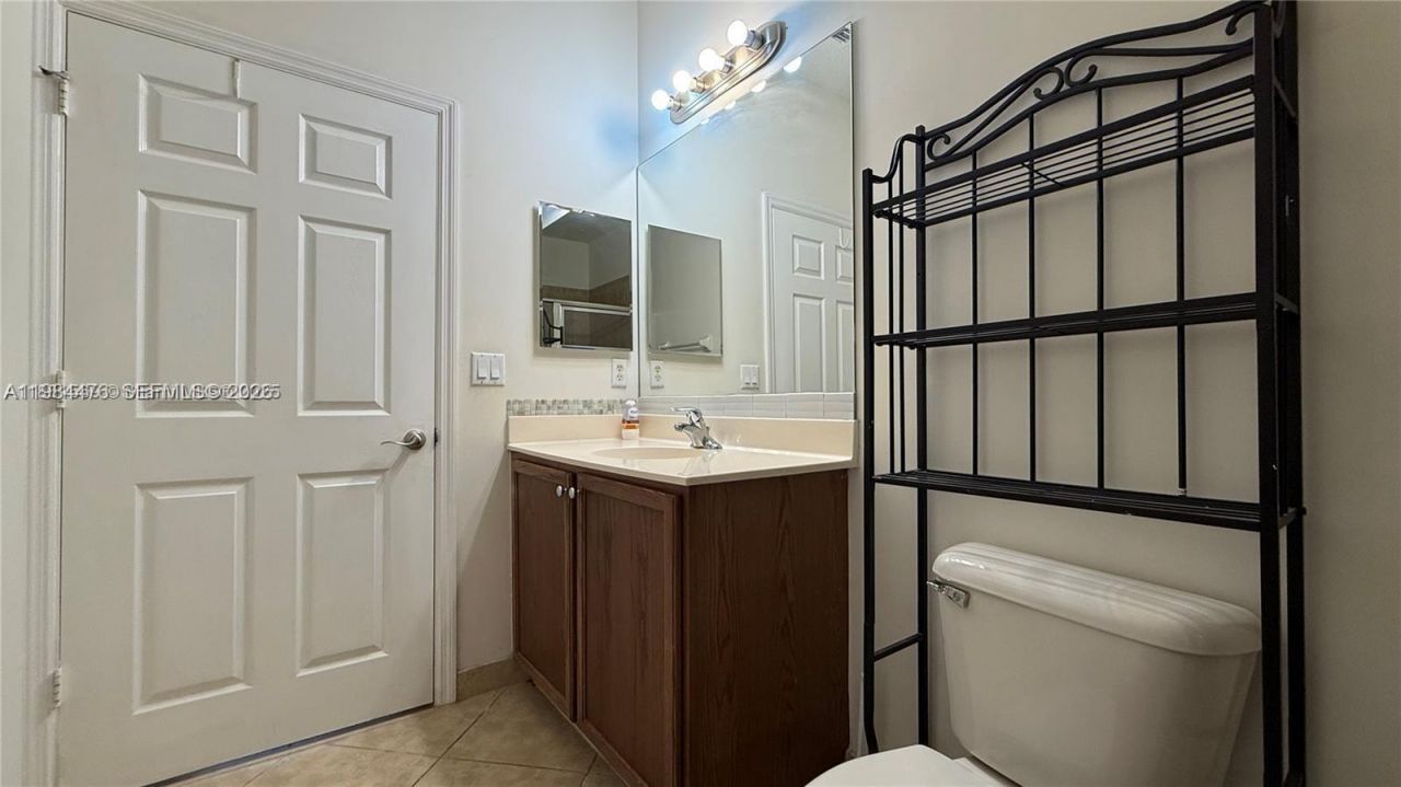 5866 Hampton Hills Blvd , Unit 5866, Tamarac, FL 33321 Photo