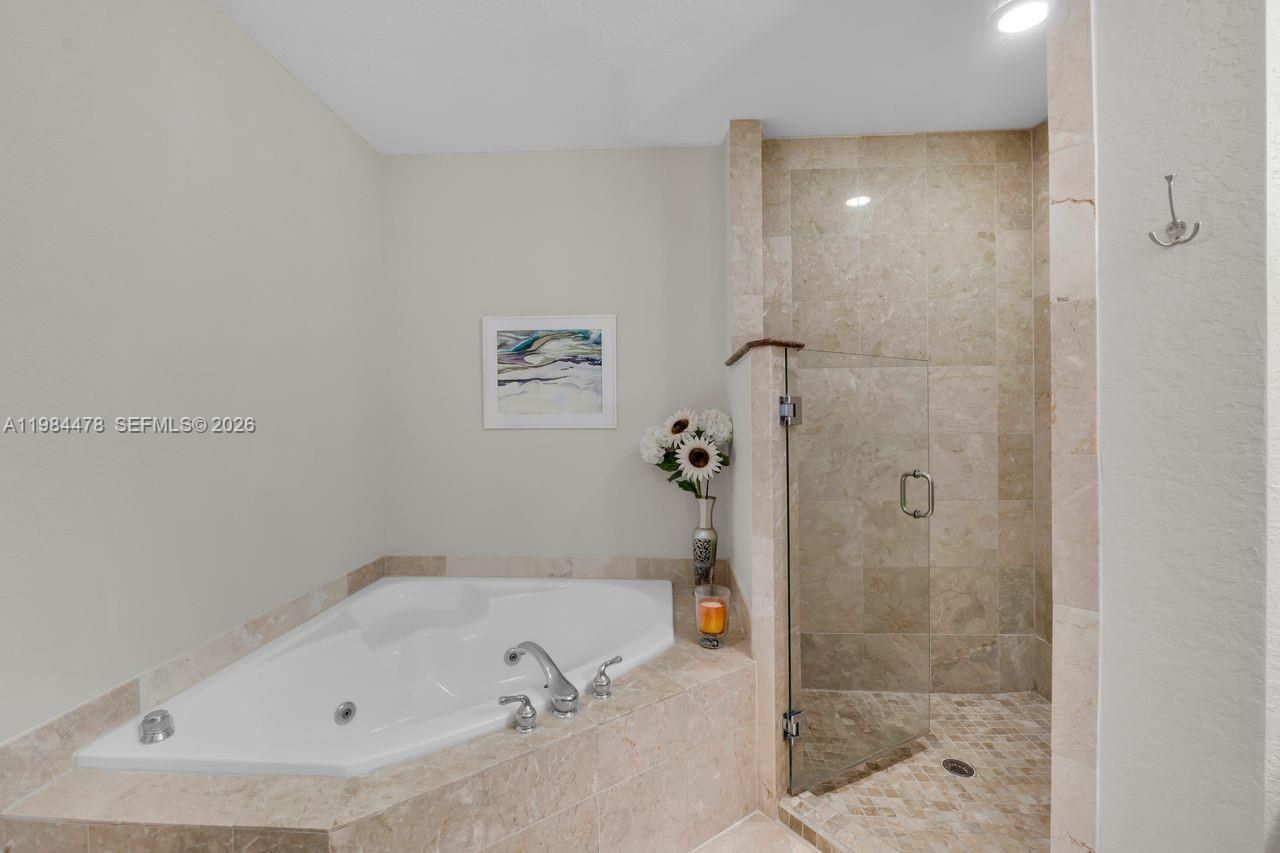 1640 Presidential Way , Unit 405, West Palm Beach, FL 33401 Photo