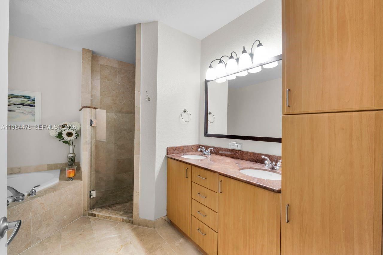 1640 Presidential Way , Unit 405, West Palm Beach, FL 33401 Photo