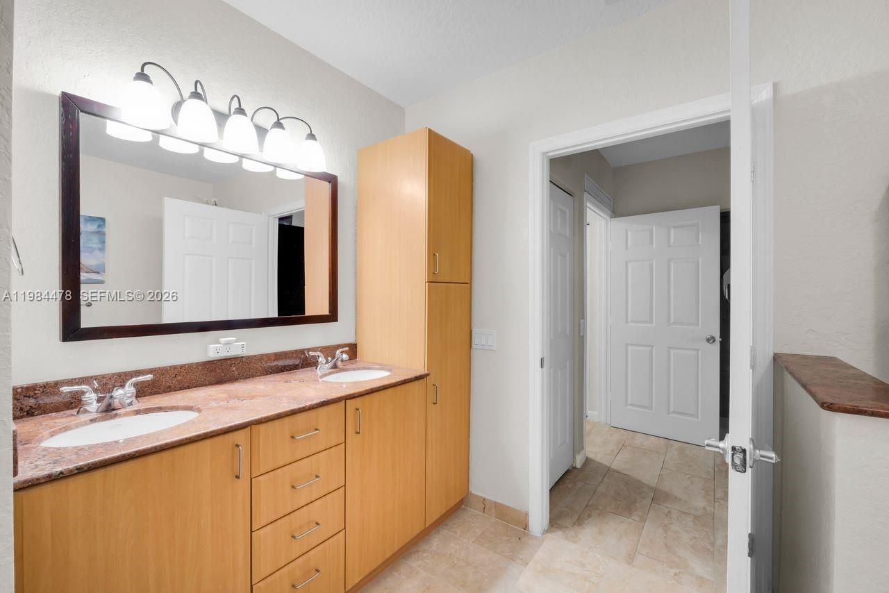 1640 Presidential Way , Unit 405, West Palm Beach, FL 33401 Photo