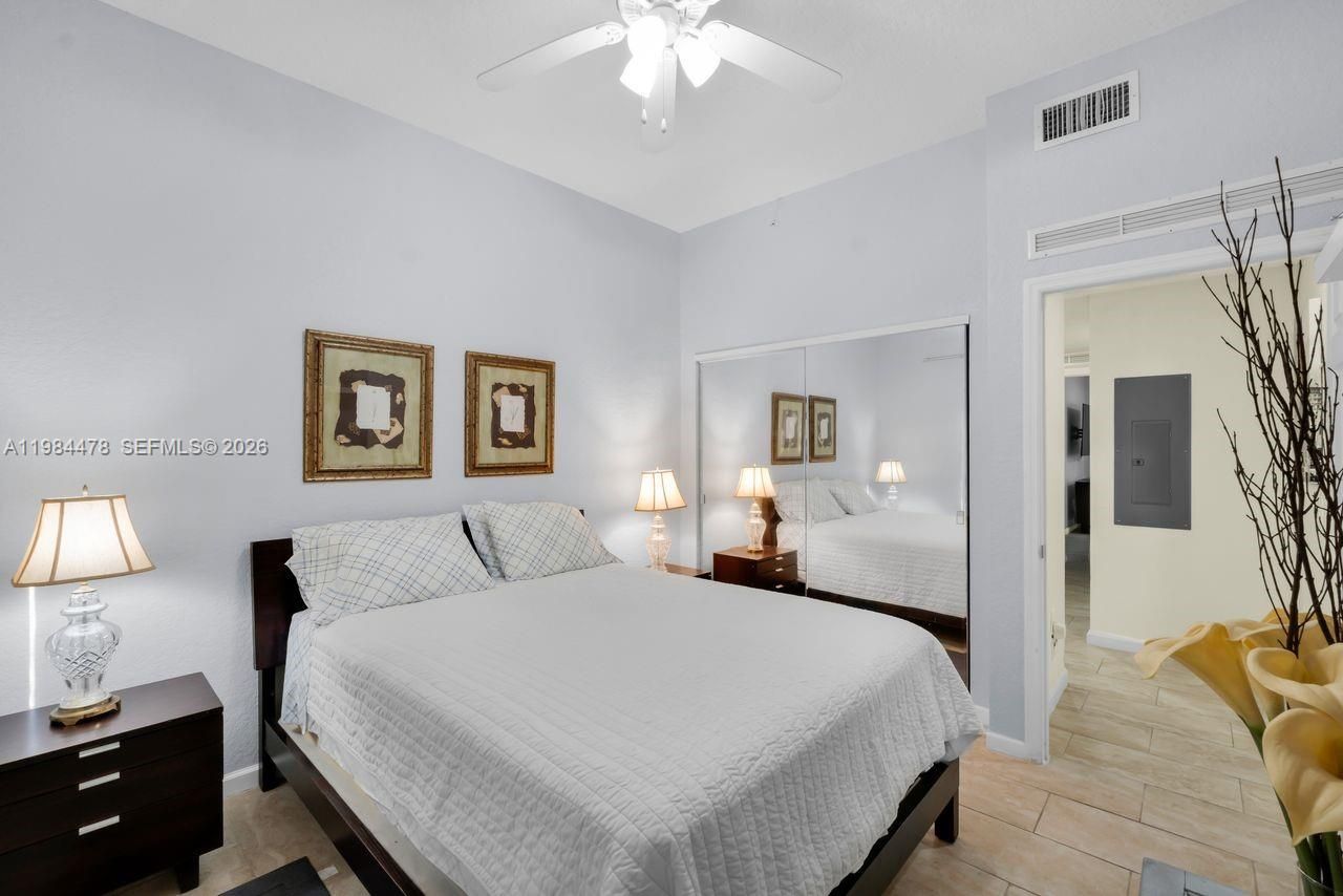 1640 Presidential Way , Unit 405, West Palm Beach, FL 33401 Photo