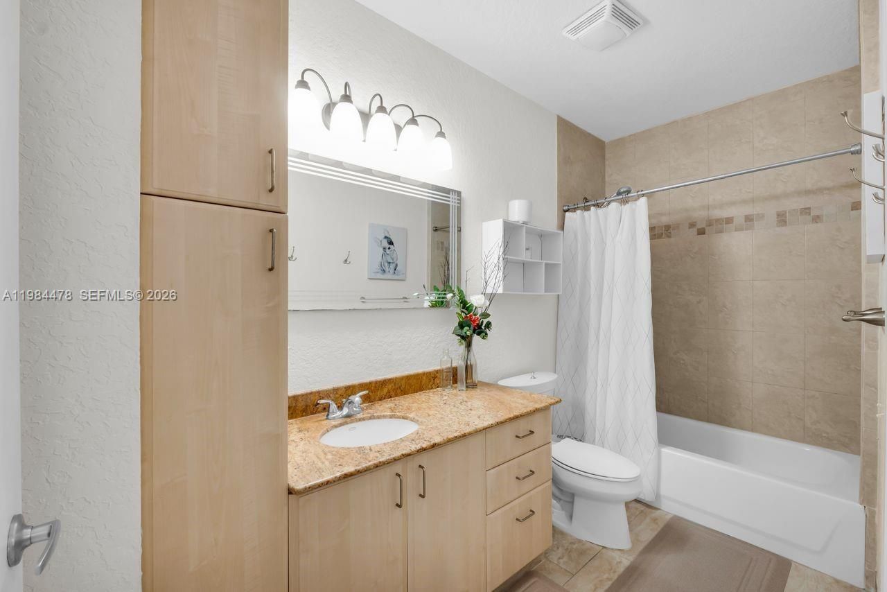 1640 Presidential Way , Unit 405, West Palm Beach, FL 33401 Photo