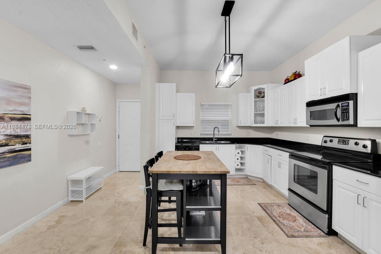 1640 Presidential Way , Unit 405, West Palm Beach, FL 33401 Photo