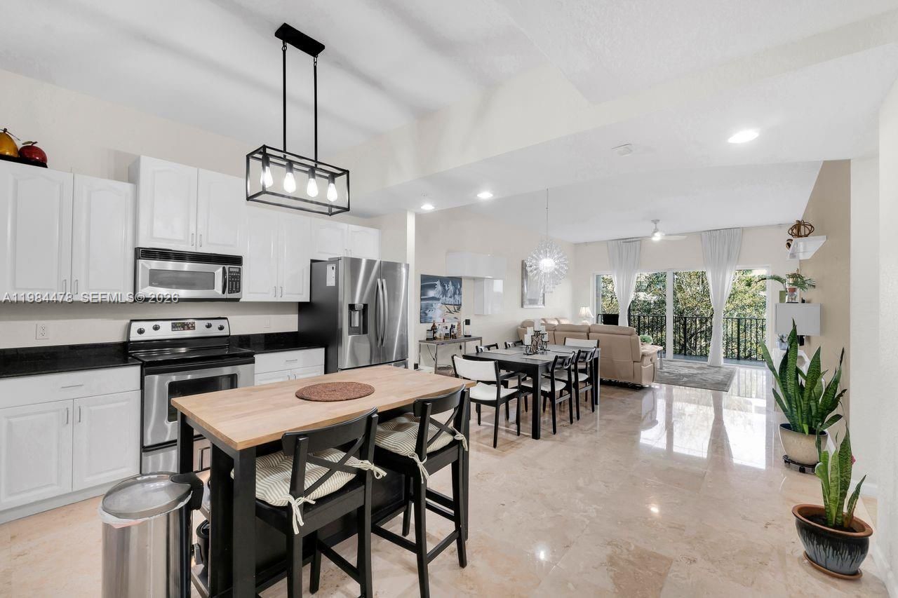 1640 Presidential Way , Unit 405, West Palm Beach, FL 33401 Photo