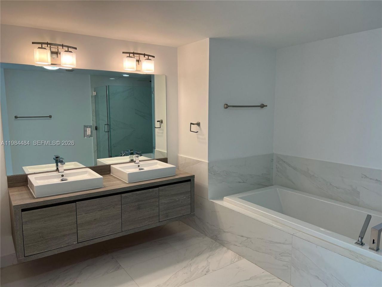 400 Sunny Isles Blvd , Unit 1105, Sunny Isles Beach, FL 33160 Photo