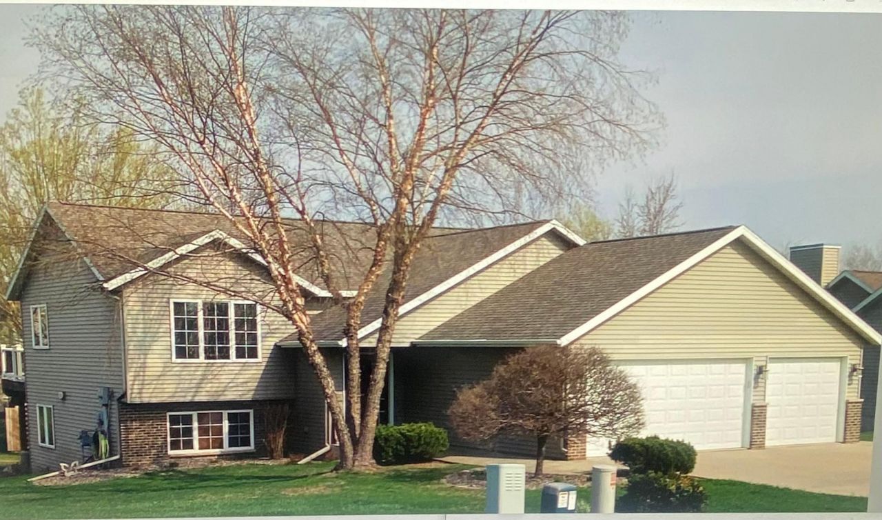 105 Sandstone Drive Nw, Eyota, MN 55934 Main Photo