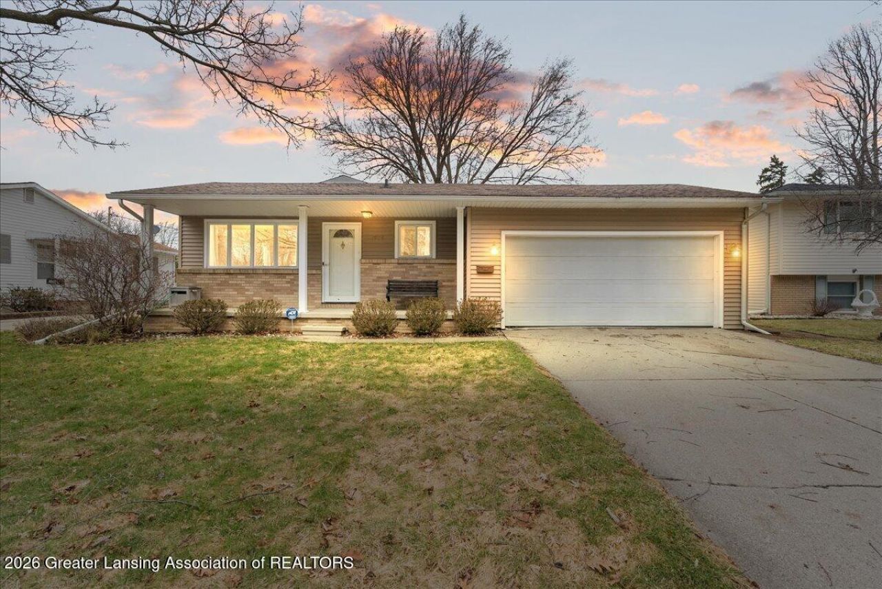 1926 Peggy Street, Lansing, MI 48910 Main Photo