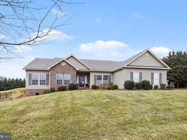 36 W SUMMIT DRIVE, LITTLESTOWN, PA 17340