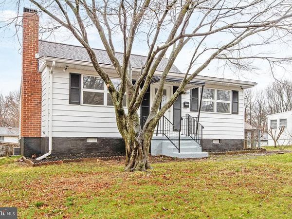 4004 OAK STREET, WILMINGTON, DE 19808