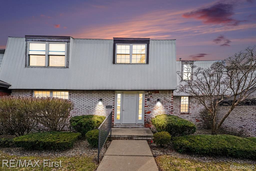 31120 Hunters Drive, Farmington Hills, MI 48334 Main Photo
