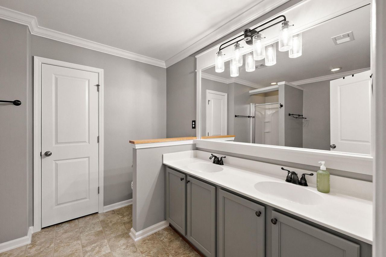 109 Shea Street Photo 11