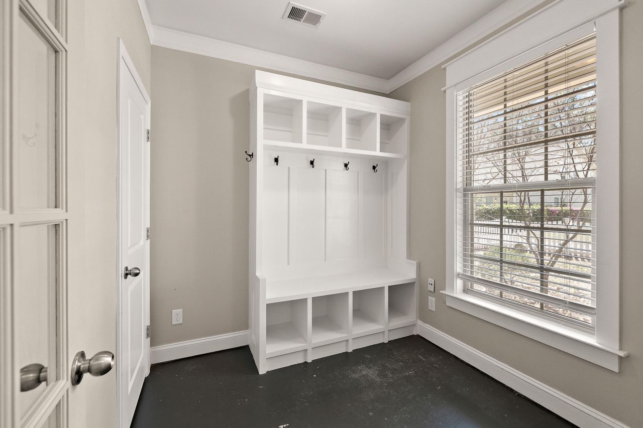 109 Shea Street Photo 8