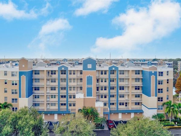 960 STARKEY ROAD , Unit 3302, LARGO, FL 33771