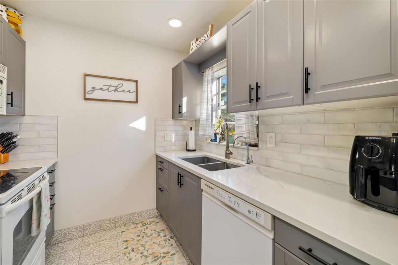 5023 Village Gardens Drive, Unit 29, Sarasota, FL 34234 Photo