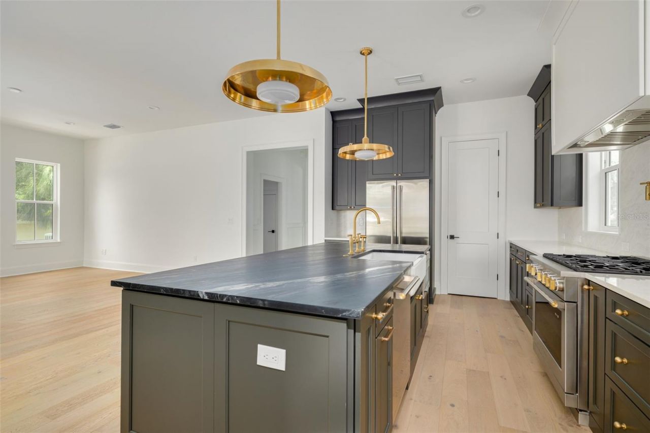 808 39th Avenue Ne, Saint Petersburg, FL 33703 Photo