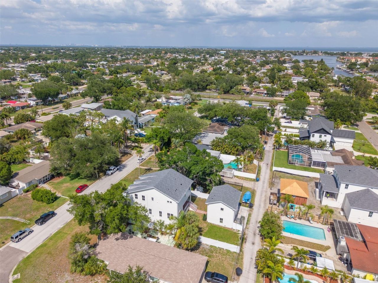 808 39th Avenue Ne, Saint Petersburg, FL 33703 Photo