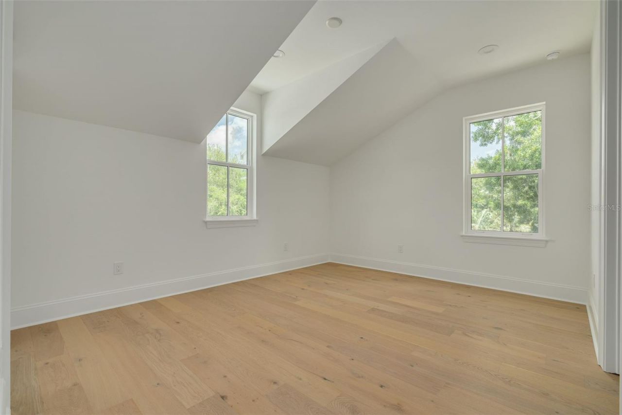 808 39th Avenue Ne, Saint Petersburg, FL 33703 Photo