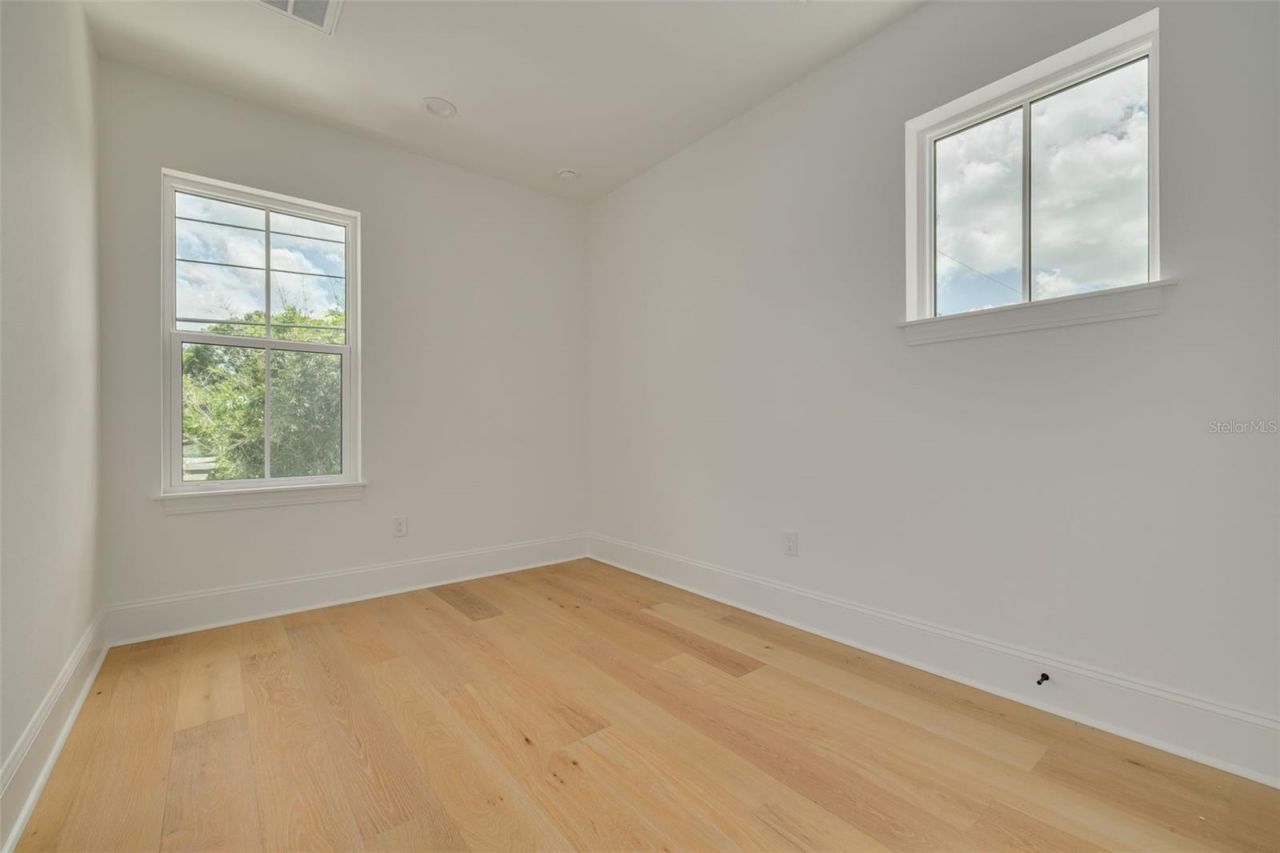 808 39th Avenue Ne, Saint Petersburg, FL 33703 Photo