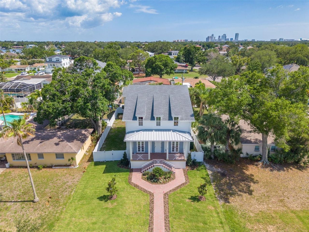808 39th Avenue Ne, Saint Petersburg, FL 33703 Photo