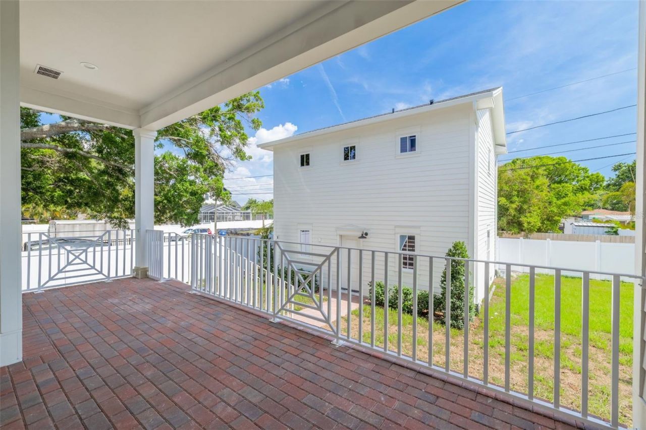 808 39th Avenue Ne, Saint Petersburg, FL 33703 Photo