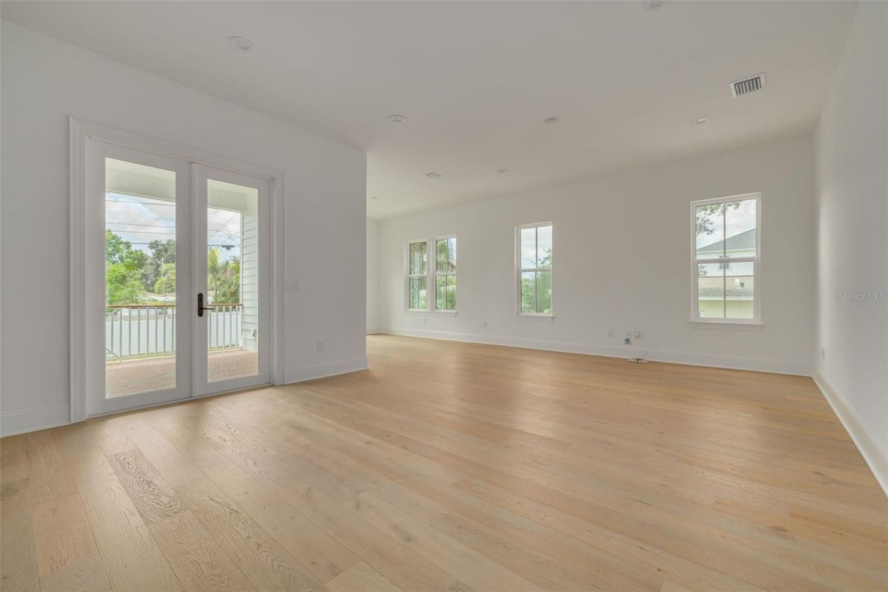 808 39th Avenue Ne, Saint Petersburg, FL 33703 Photo