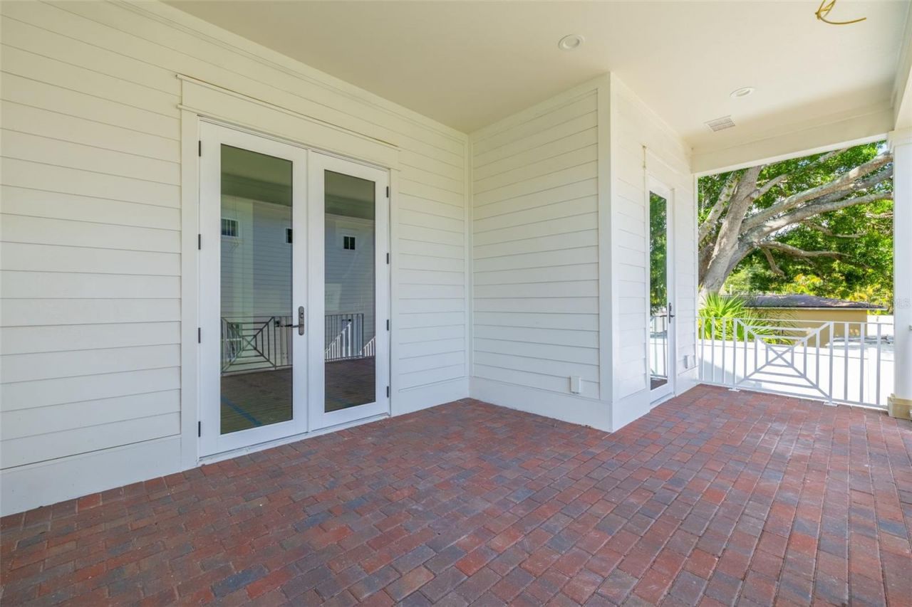 808 39th Avenue Ne, Saint Petersburg, FL 33703 Photo