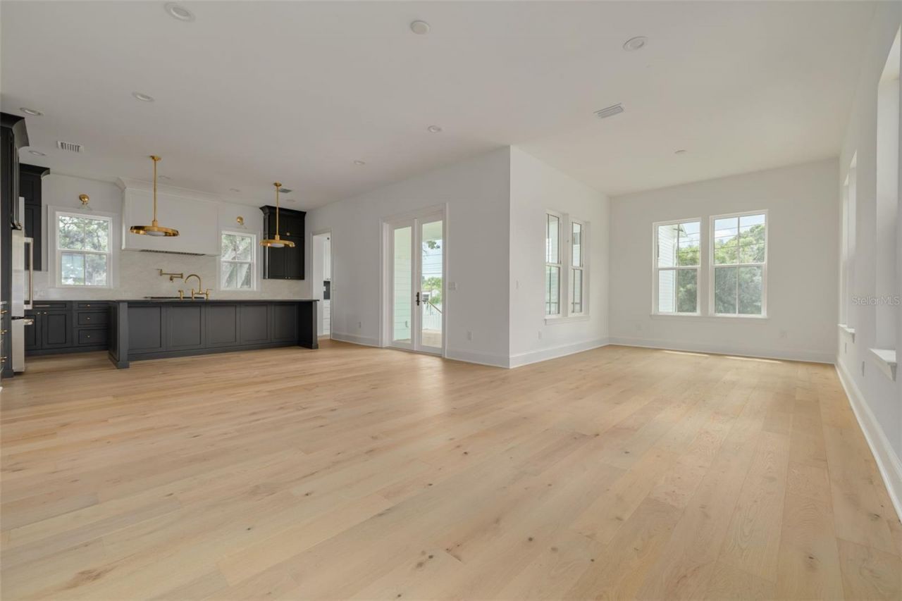 808 39th Avenue Ne, Saint Petersburg, FL 33703 Photo
