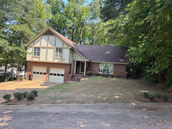 803 20th Ave N, Columbus, MS 39701