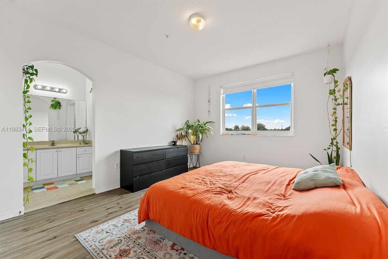 1086 SW 144th Ave, Unit 802, Pembroke Pines, FL 33027 Photo