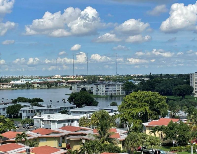 1791 NE Miami Gardens Dr , Unit E604, Miami, FL 33179 Photo