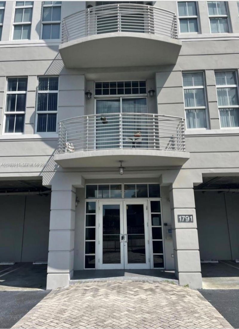 1791 NE Miami Gardens Dr , Unit E604, Miami, FL 33179 Photo