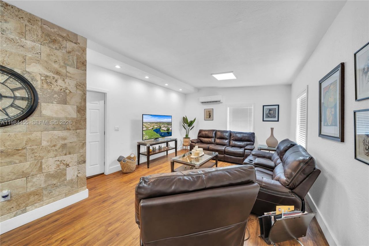 213 W 20th St , Hialeah, FL 33010 Photo