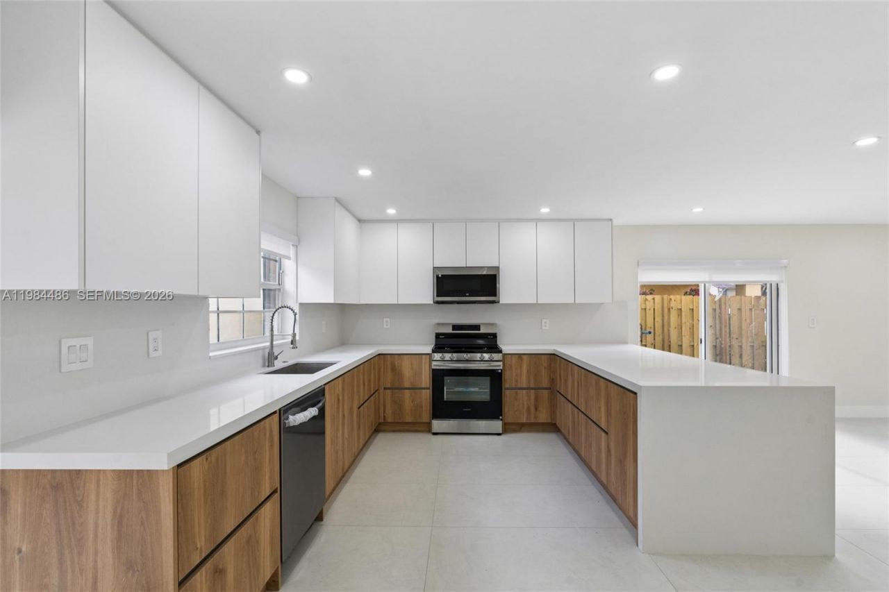 15174 SW 111th St , Miami, FL 33196 Photo