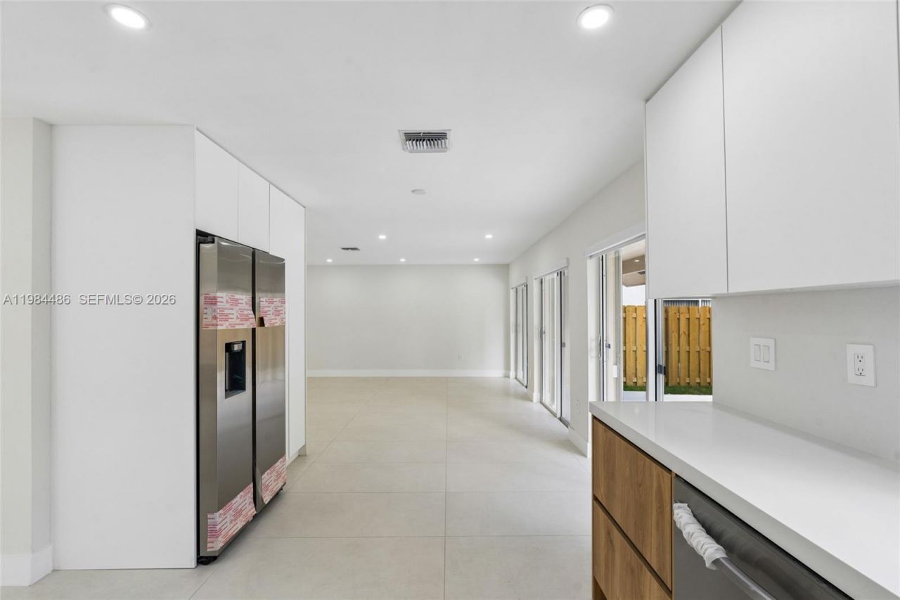 15174 SW 111th St , Miami, FL 33196 Photo