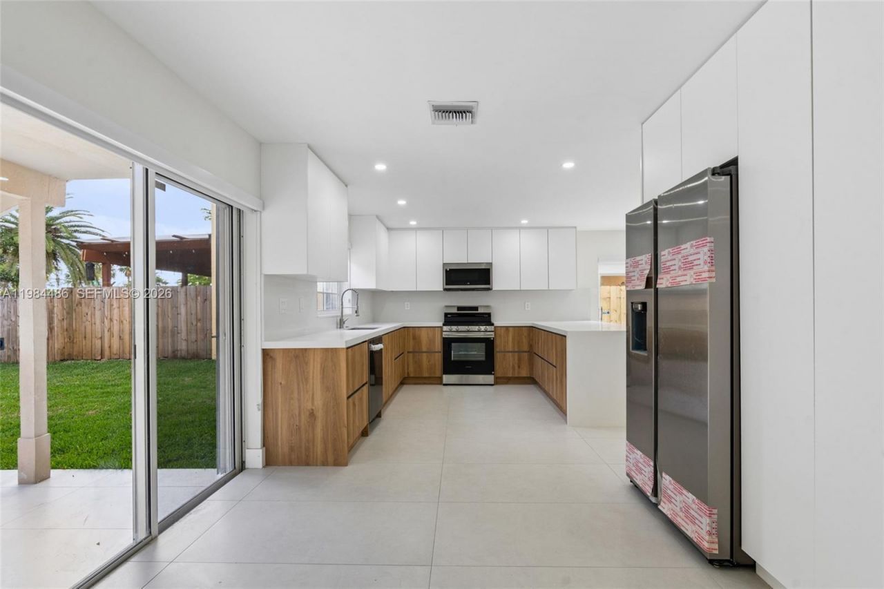 15174 SW 111th St , Miami, FL 33196 Photo