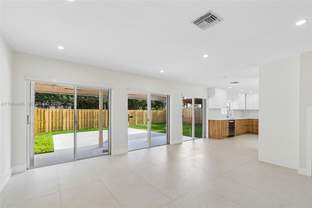 15174 SW 111th St , Miami, FL 33196 Photo