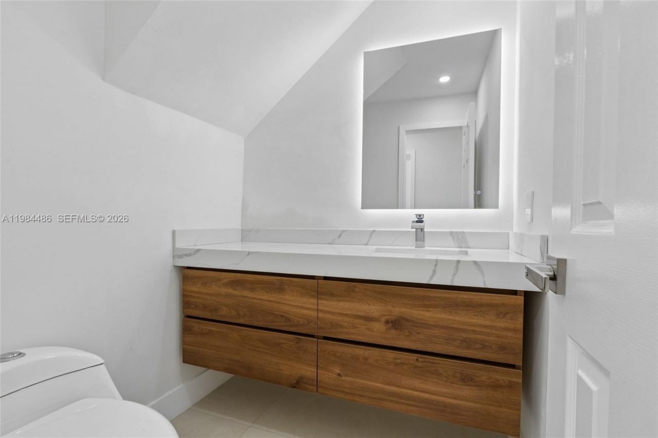 15174 SW 111th St , Miami, FL 33196 Photo