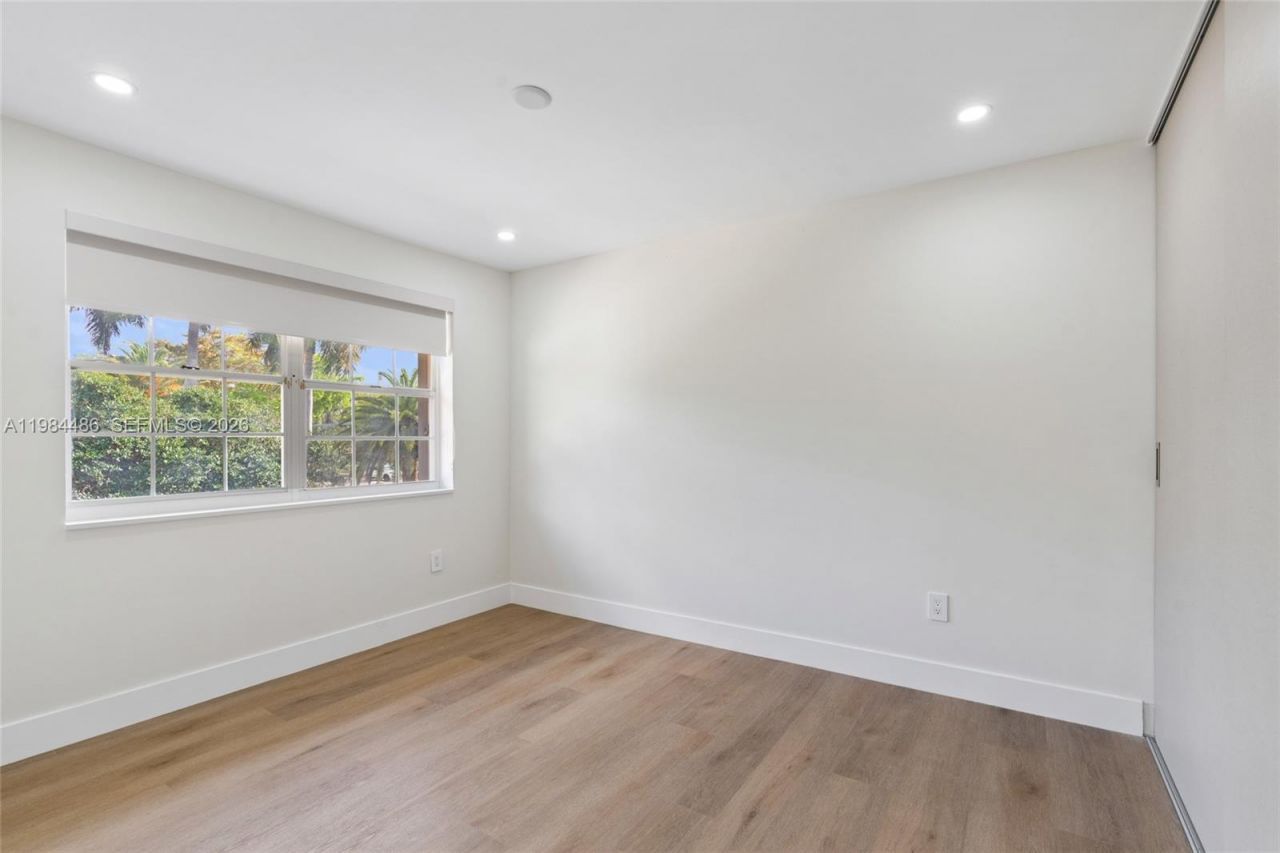 15174 SW 111th St , Miami, FL 33196 Photo