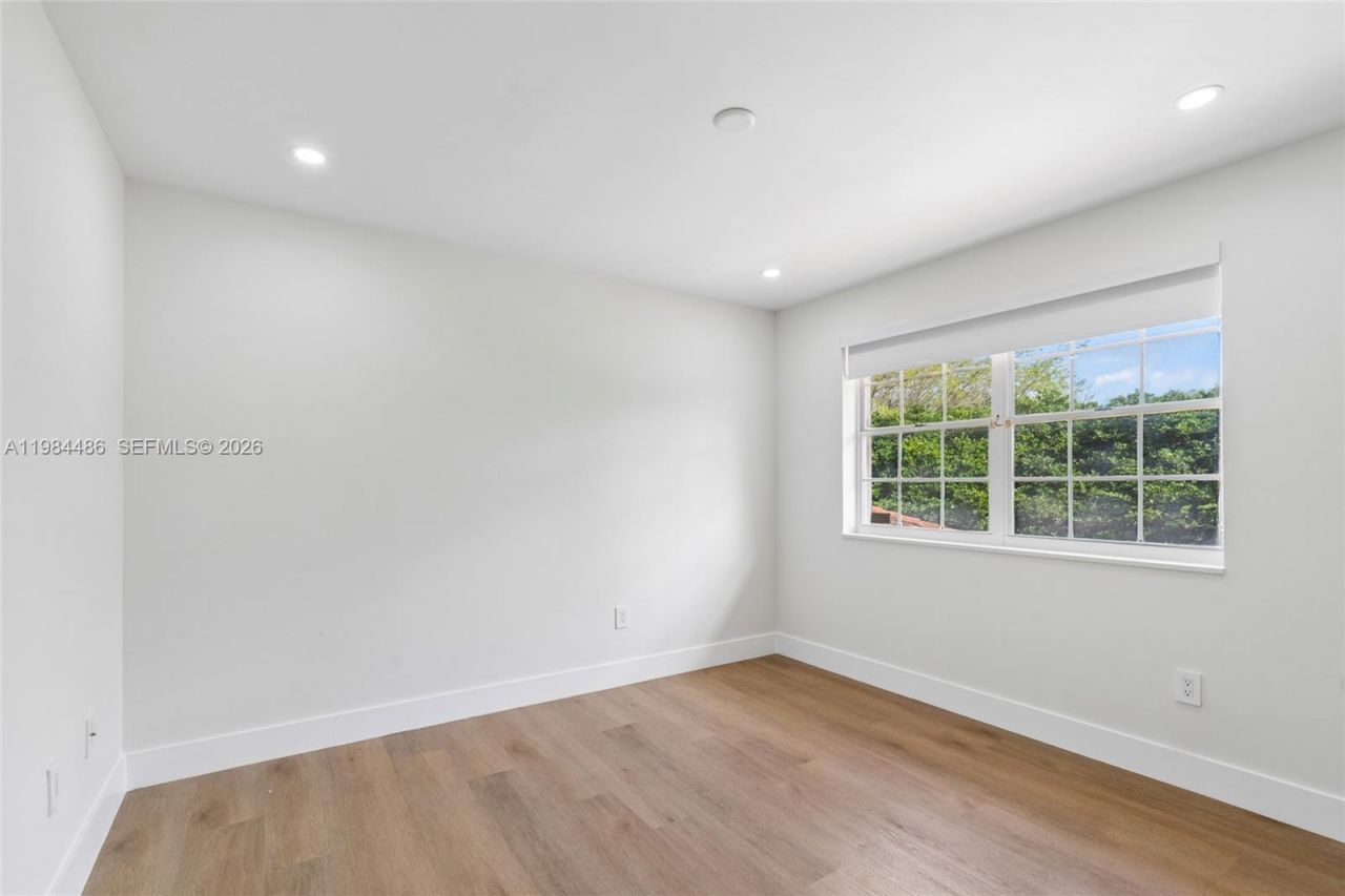 15174 SW 111th St , Miami, FL 33196 Photo