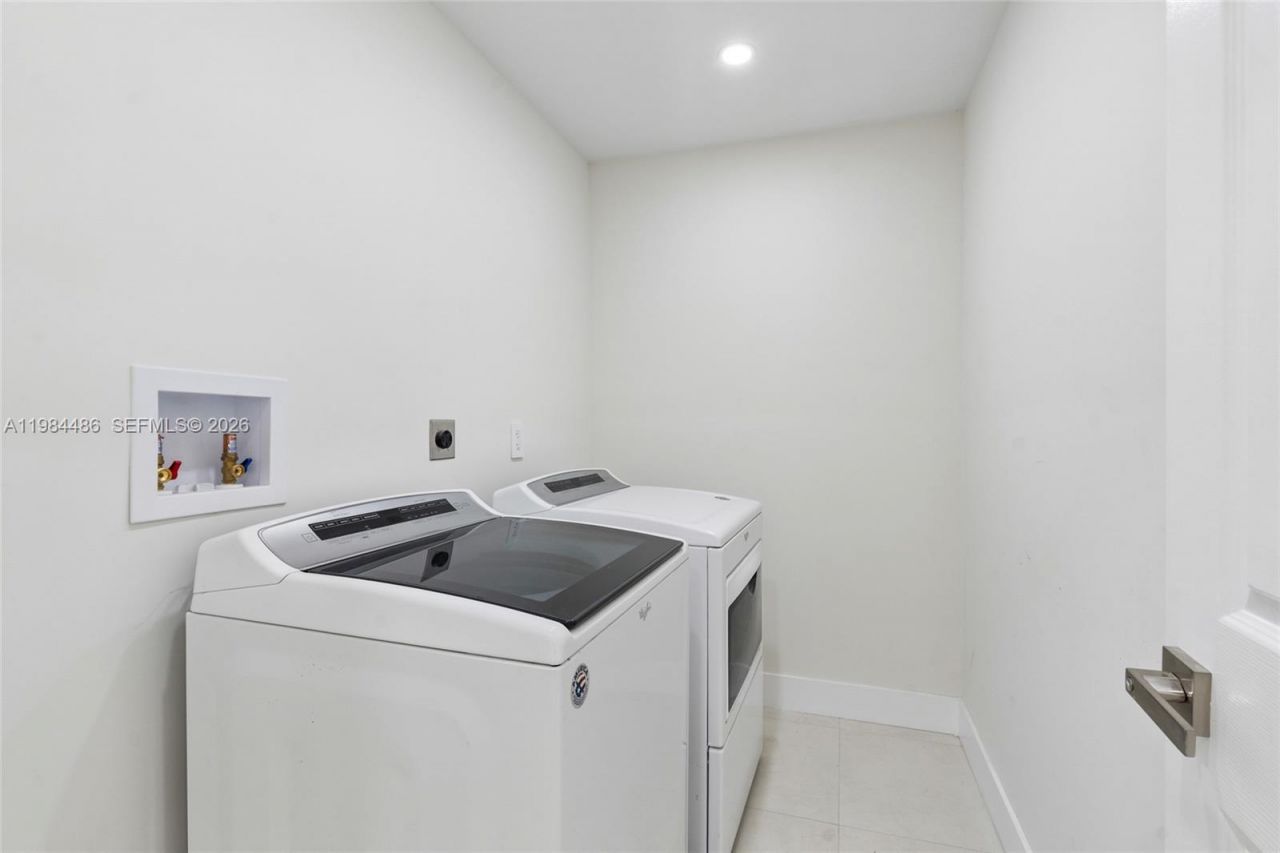 15174 SW 111th St , Miami, FL 33196 Photo